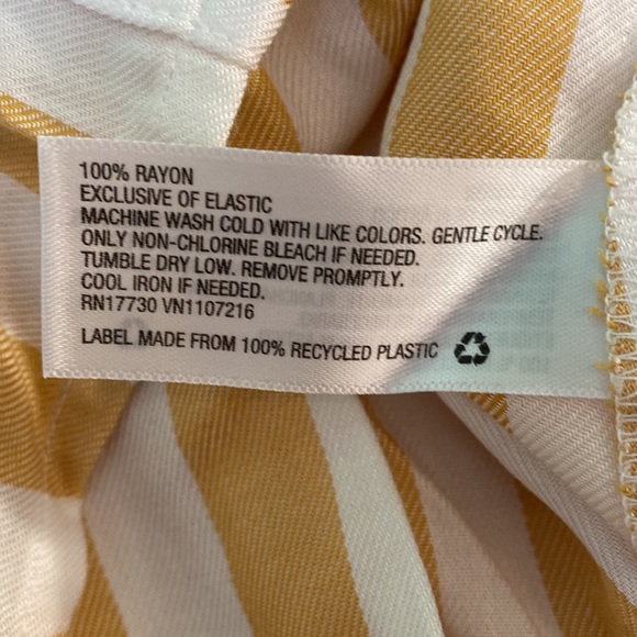 FIRM! NEW! Off The Shoulder Striped Maternity Top - Picture 4 of 4